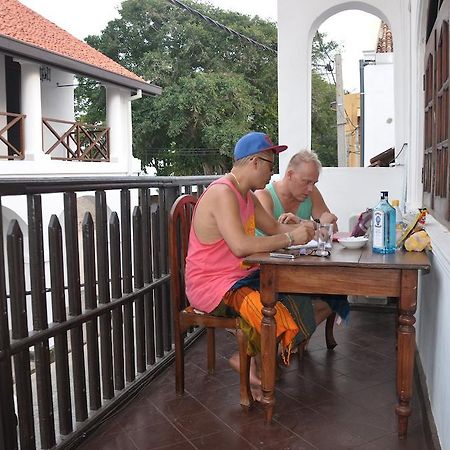 Thenu Rest Guest House กอลล์ ภายนอก รูปภาพ