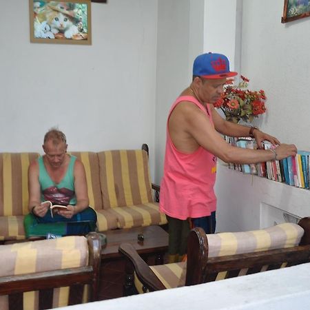 Thenu Rest Guest House กอลล์ ภายนอก รูปภาพ
