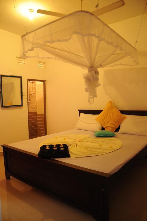 Thenu Rest Guest House กอลล์ ห้อง รูปภาพ