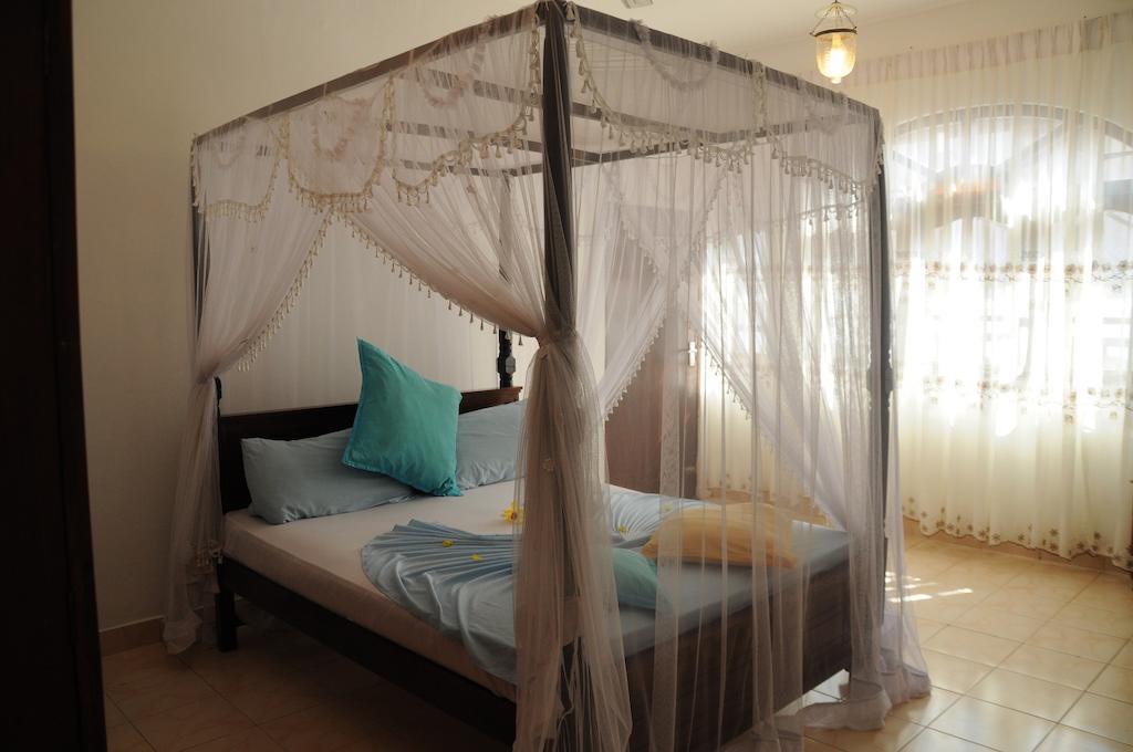 Thenu Rest Guest House กอลล์ ห้อง รูปภาพ