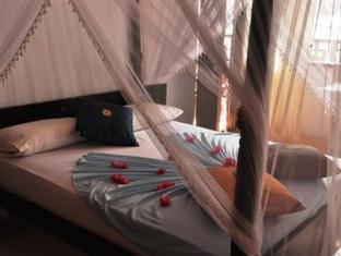 Thenu Rest Guest House กอลล์ ภายนอก รูปภาพ
