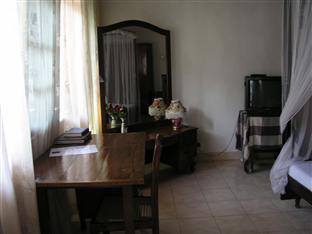 Thenu Rest Guest House กอลล์ ภายนอก รูปภาพ